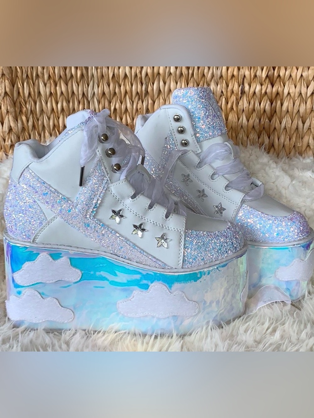 YRU Qozmo Sky Sky Platform Sneakers - white iridescent